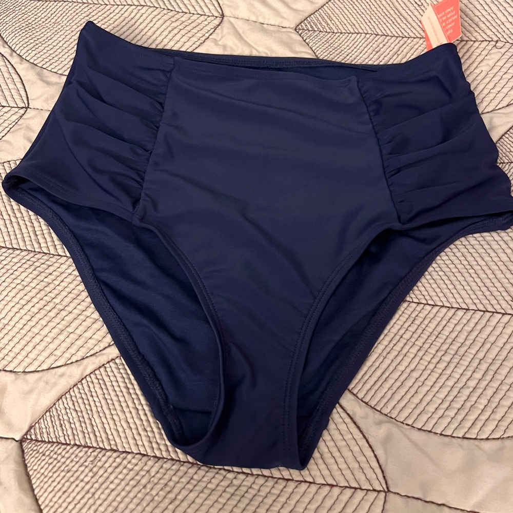 Beautiful Brand New Swiming Bottom. Size Small.